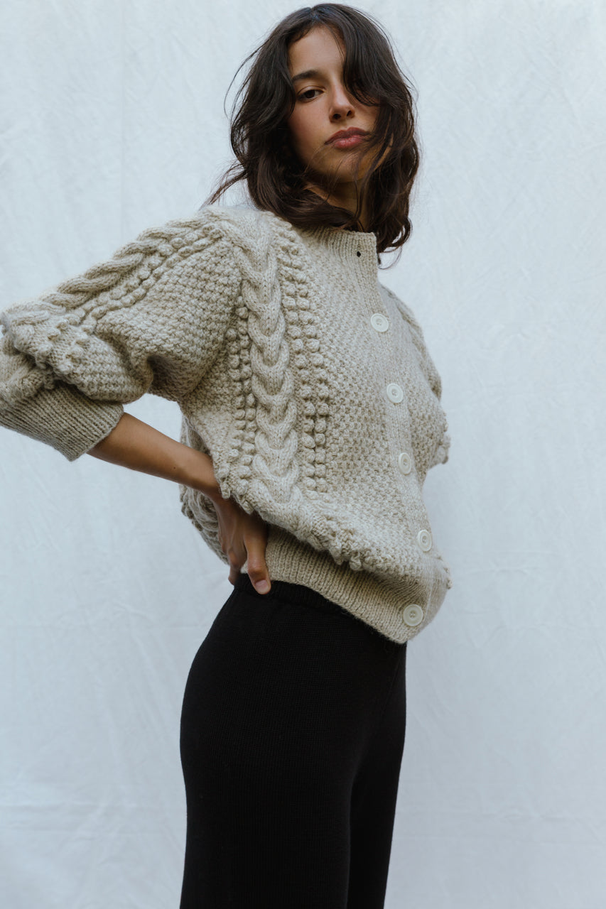 EWA cardigan / highland wool / wild oat