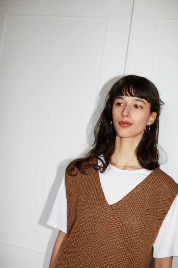 CHICO vest / organic cotton / carob / samples