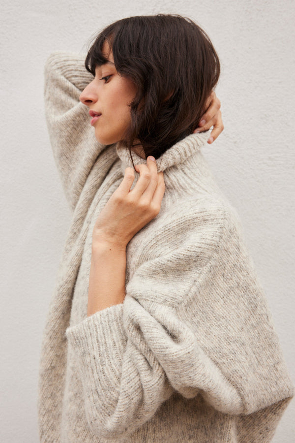 light grey / silver