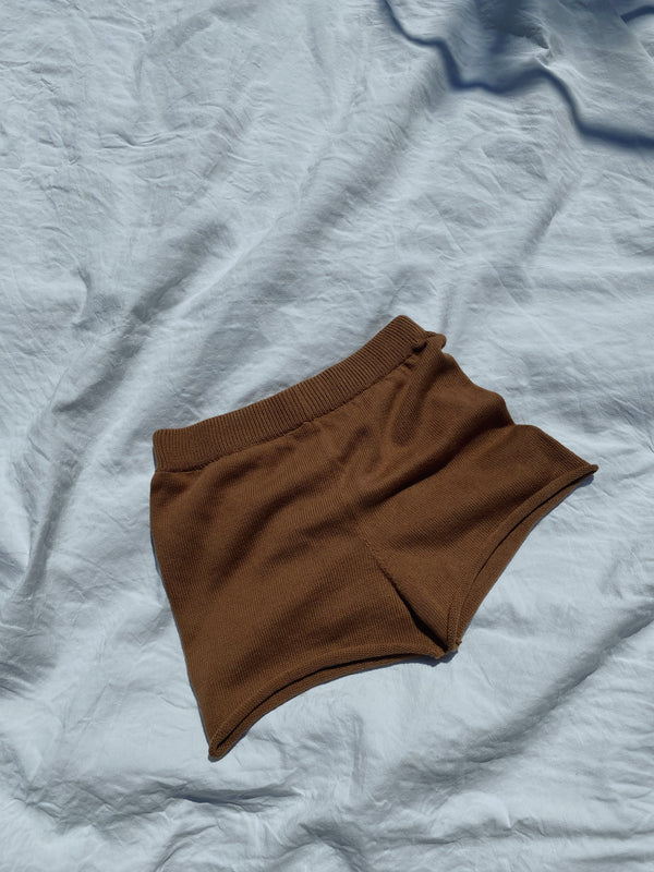 LELLA shorts / organic cotton / carob