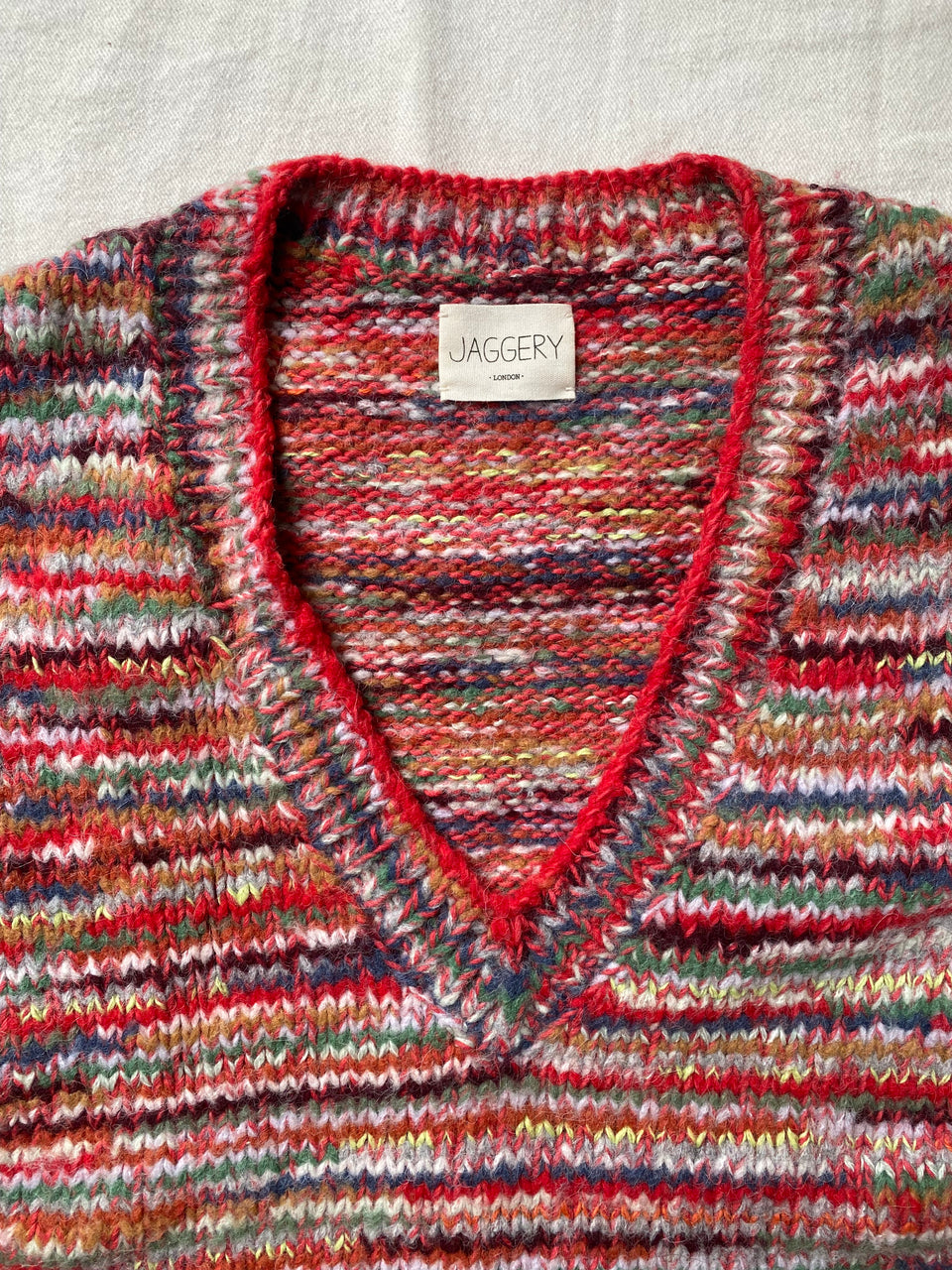 CONFETTI GRANDE v-neck vest / sweet paprika / samples option 1