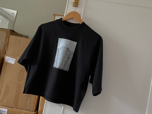 CAMISETA / cotton t-shirt / ewa on black