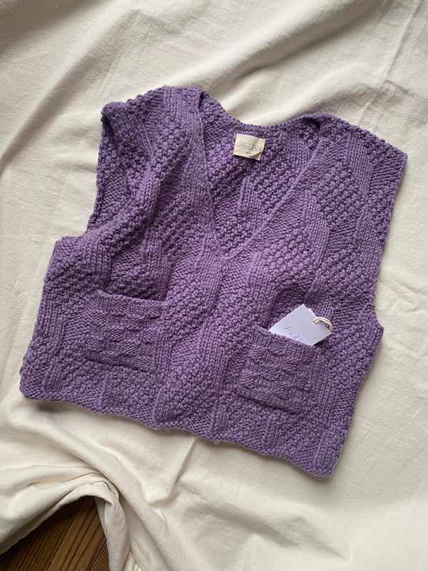 Tio vest / highland wool / jacaranda / sample