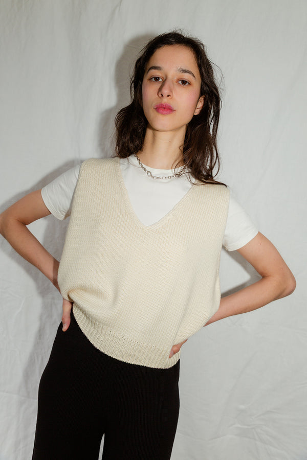 UNO vest / merino wool / milk