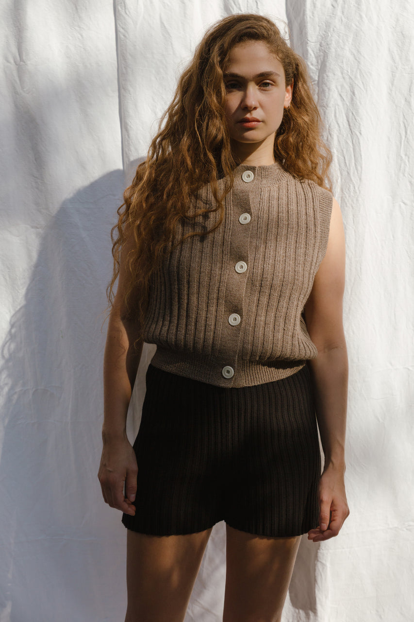 OTTILIA ribbed vest cardigan / highland wool / walnut