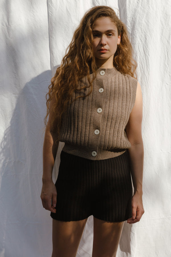 OTTILIA ribbed vest cardigan / highland wool / walnut