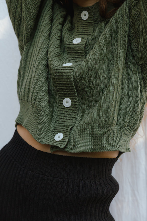 OTTILIA ribbed cardigan / highland wool / winter moss