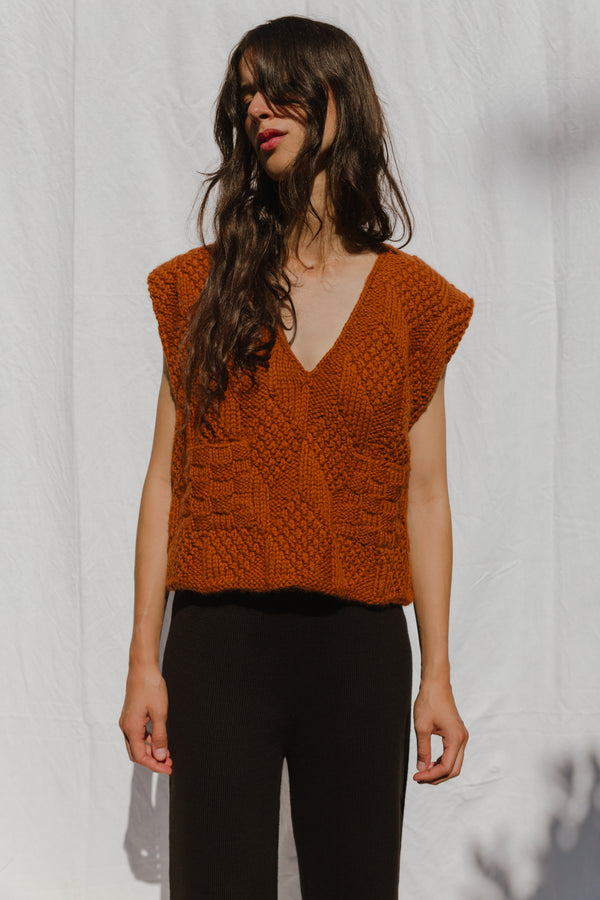 TIO vest / highland wool / caramelo