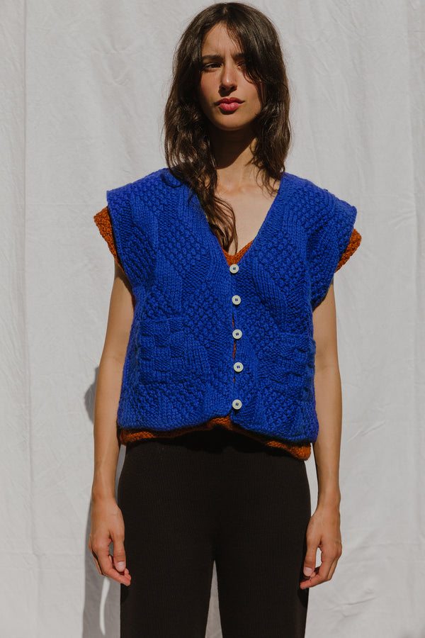 TIO vest cardigan / highland wool / sapphire