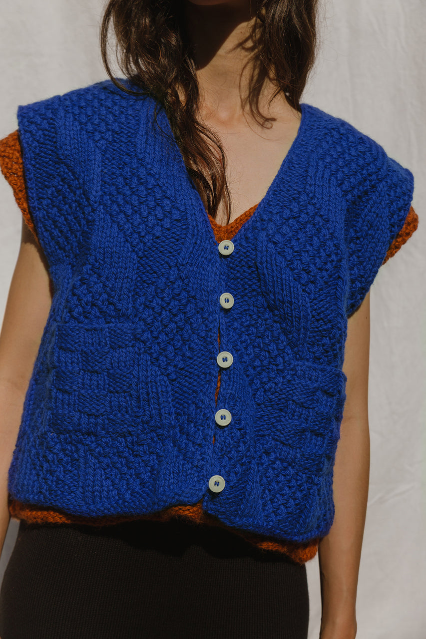 TIO vest cardigan / highland wool / sapphire