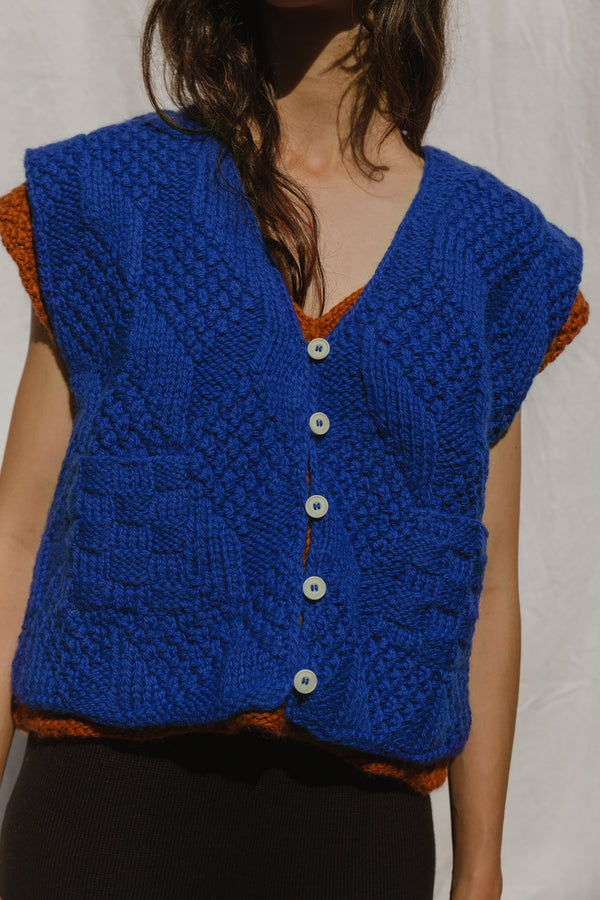 TIO vest cardigan / highland wool / sapphire