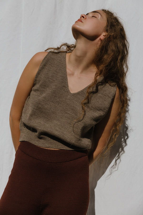 UNO vest / highland wool / smoked amber