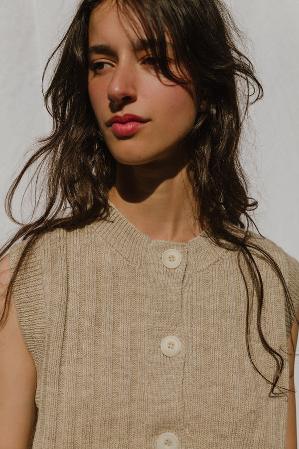 OTTILIA ribbed vest cardigan / highland wool / wild oat