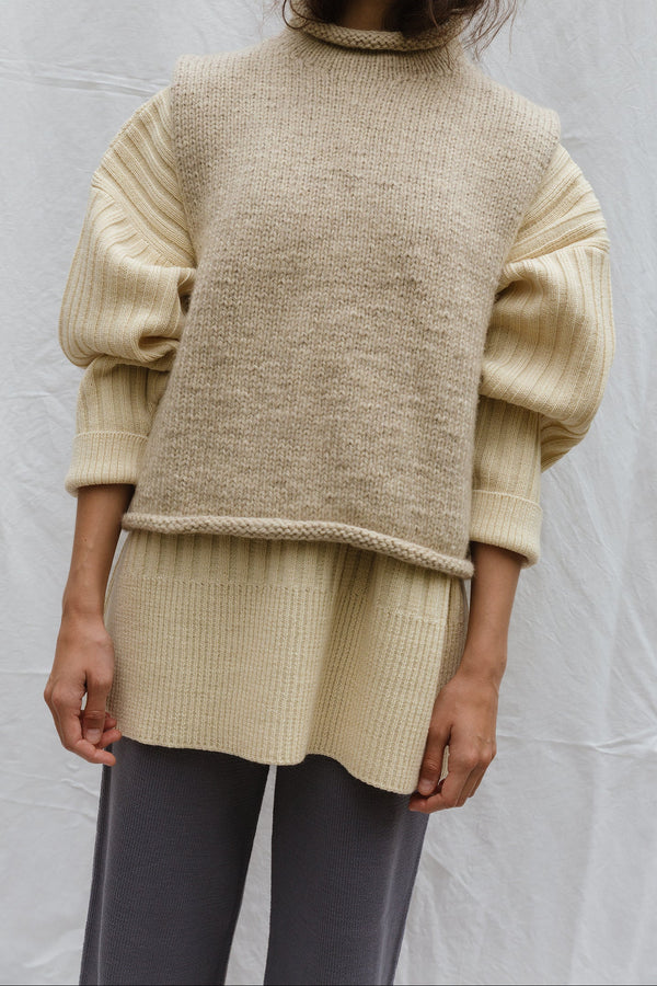 TINO vest / highland wool / wild oat