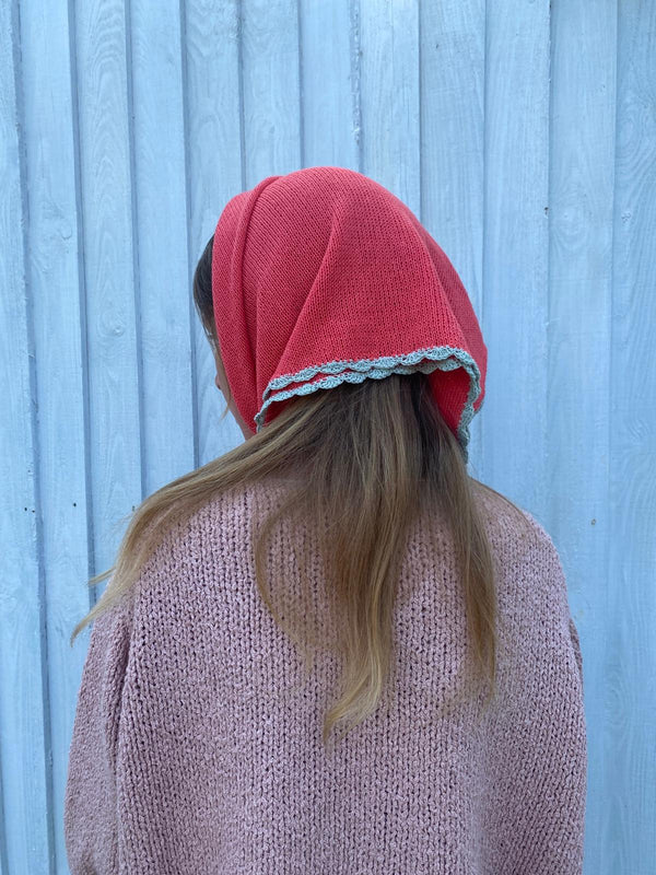 EULALIA fine knit scarf / organic cotton / picking strawberries