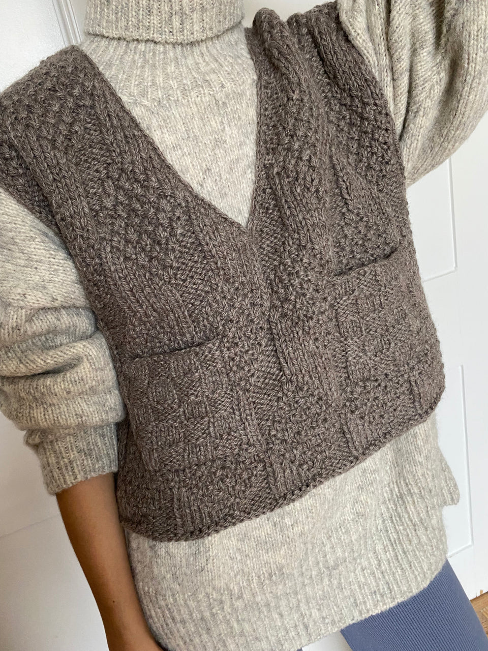 TIO vest / highland wool / smoked amber