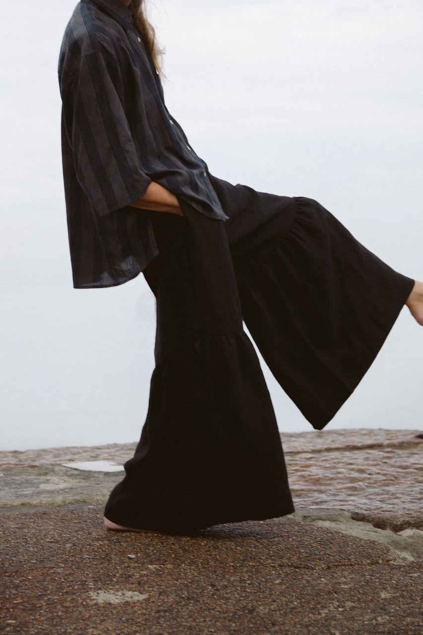 PALOMA ruffle trousers / indian linen / black