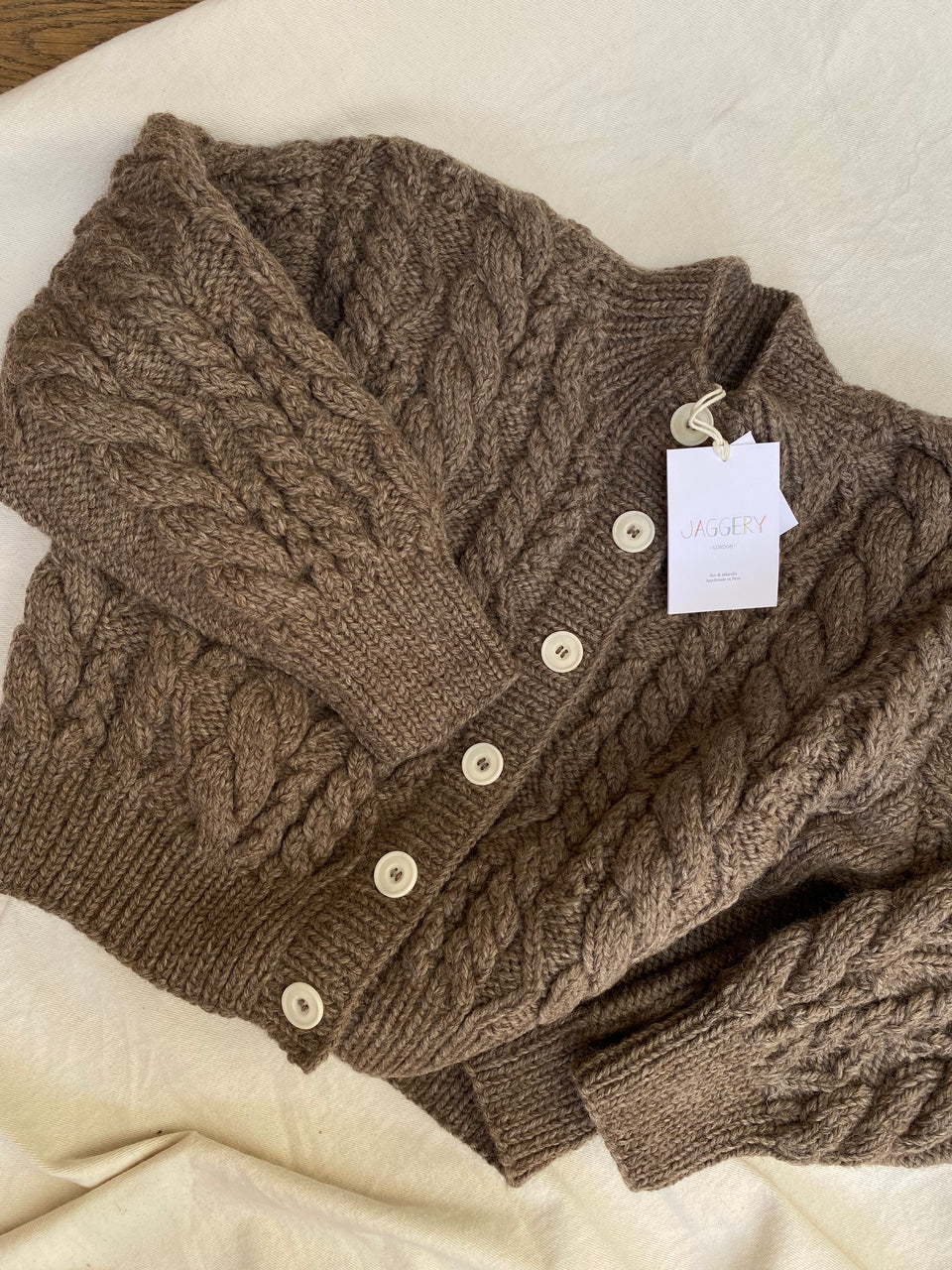 MILAGRO cardigan / highland wool / walnut / samples