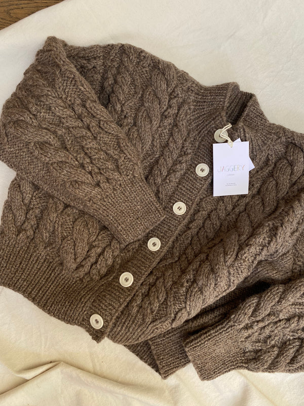 MILAGRO cardigan / highland wool / walnut / samples